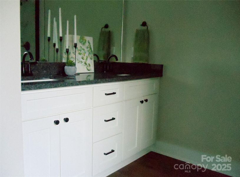 Image 42 of a home in .