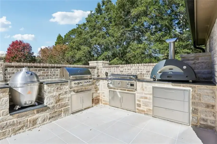 Exterior details and patio area of a home in , Alpharetta (Image 36).