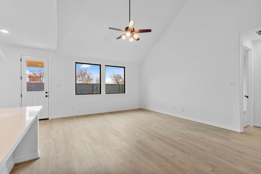 Spacious, unfurnished interior of a new home in Austin Point, Richmond (Image 24).