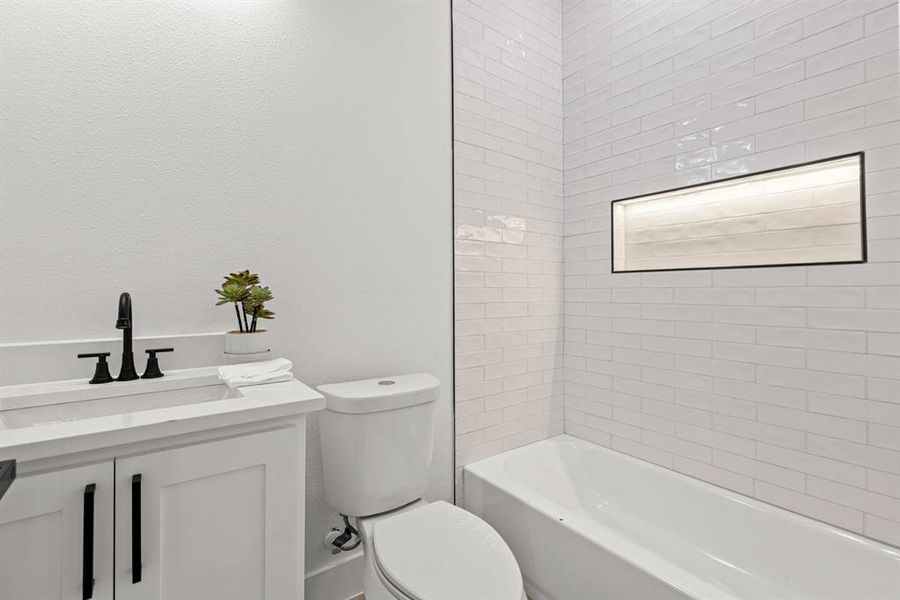 Furnished interior view inside a new home in , Dallas (Image 29).