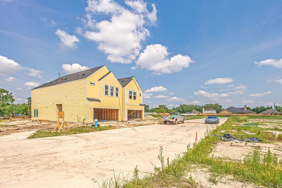 Front exterior of a new home in , Houston, TX, highlighting curb appeal (Image 7). Front exterior of a new home in , Houston, TX, highlighting curb appeal (Image 7).