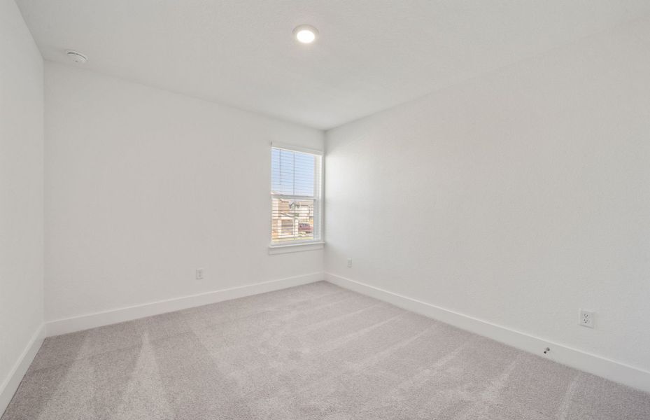 Spacious, unfurnished interior of a new home in Crosswinds, Kyle (Image 36).