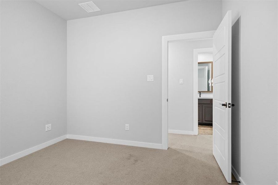 Spacious, unfurnished interior of a new home in Karis, Crowley (Image 24).