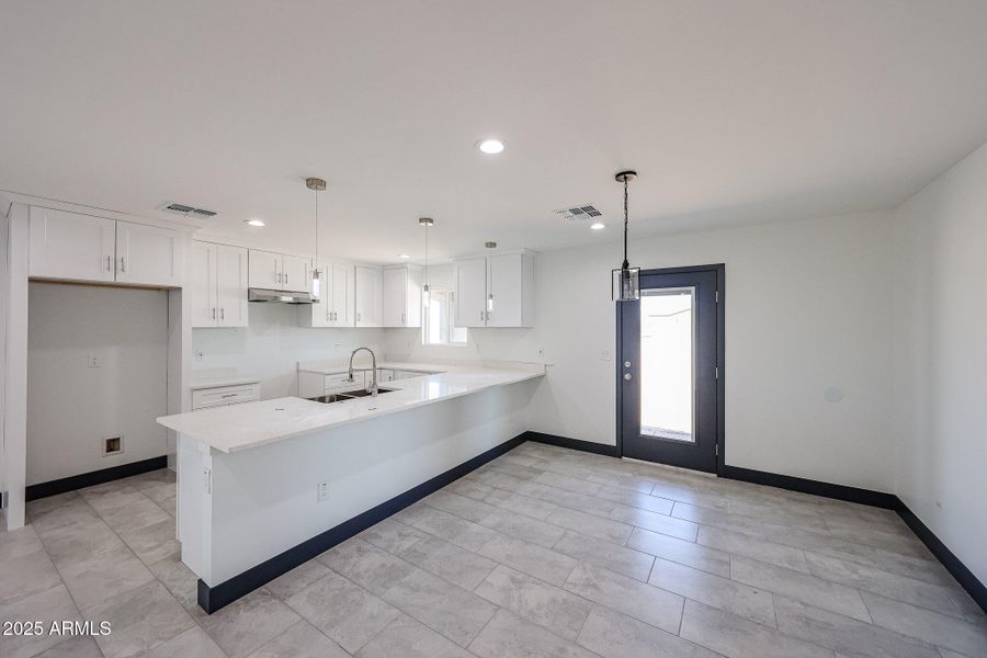 Kitchen/Dining Space