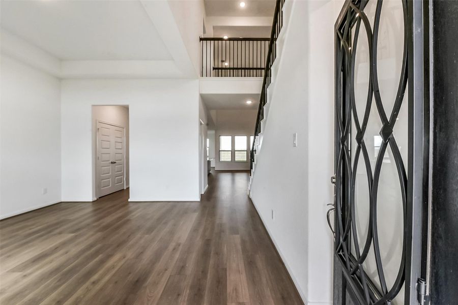 Spacious, unfurnished interior of a new home in River Ranch Meadows, Dayton (Image 32).