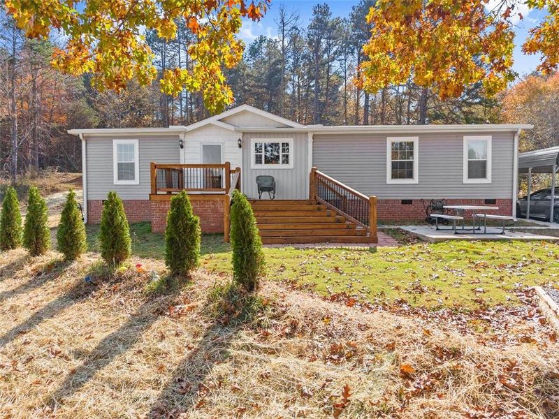 Exterior details and patio area of a home in , Alto (Image 24).