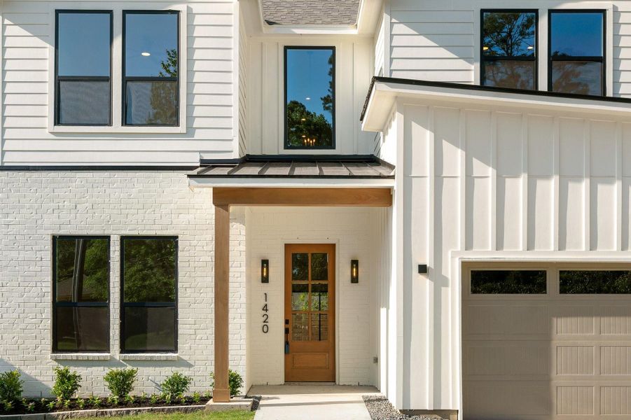 This stunning remodel features bright, modern curb appeal and a thoughtfully designed layout that blends style and functionality—perfect for everyday living and entertaining. This stunning remodel features bright, modern curb appeal and a thoughtfully designed layout that blends style and functionality—perfect for everyday living and entertaining.