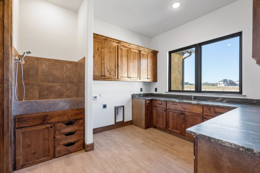 Furnished interior view inside a new home in Santana Ridge, Weatherford (Image 10).