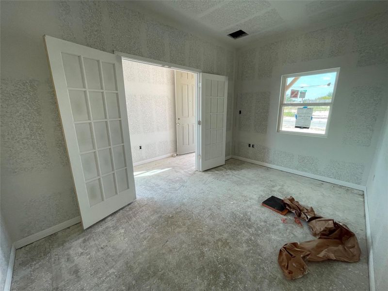 Spacious, unfurnished interior of a new home in Covered Bridge, Hutto (Image 14).