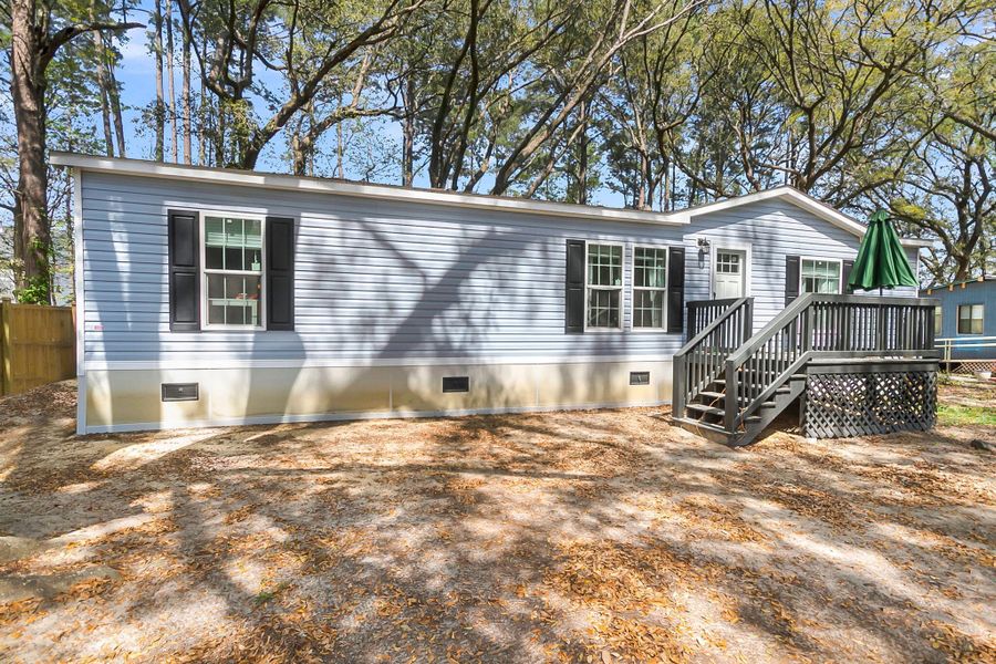 Exterior details and patio area of a home in , Summerville (Image 19).