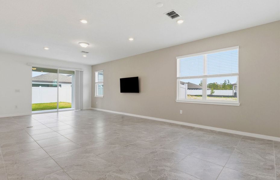 Representative unfurnished interior of a home built from the Medina by Pulte Homes in Reagan Landing, Bradenton (Image 18).