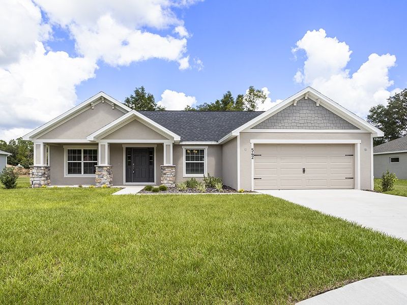 Move-in ready home in Ocala, FL, with 3 bedrooms plus a den, on 0.37-acres!