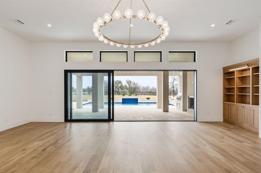 Spacious, unfurnished interior of a new home in Fleming Pointe, Fort Worth (Image 22).