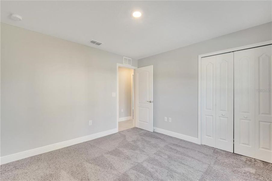 Spacious, unfurnished interior of a new home in , Kissimmee (Image 12).
