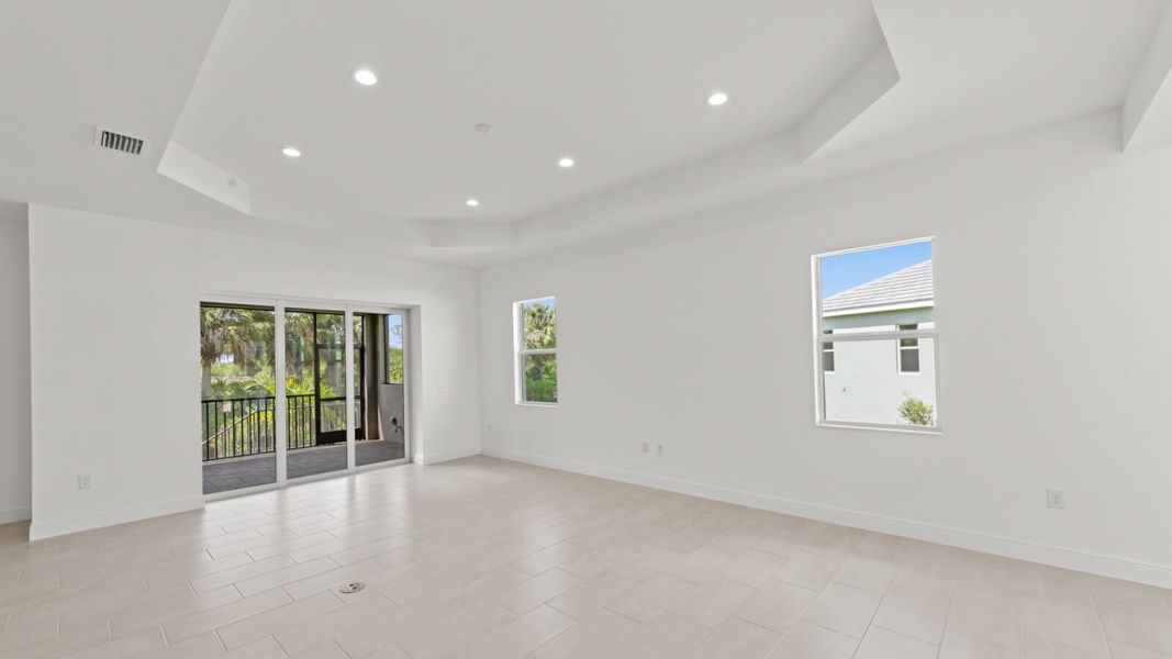 Spacious, unfurnished interior of a new home in Verandah, Fort Myers (Image 17).