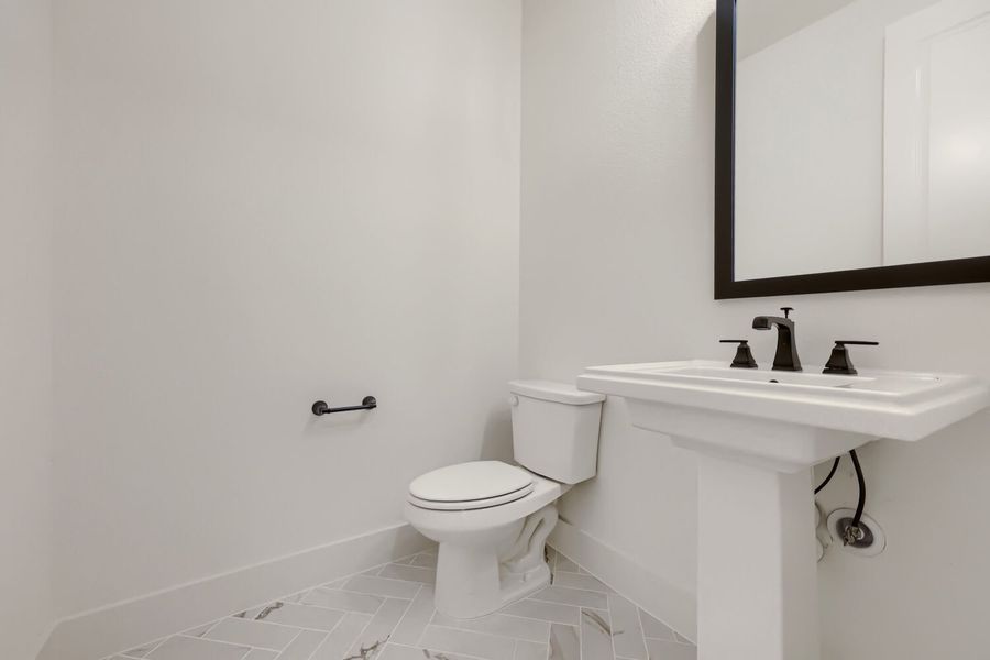1811 Flowerfield - Powder Bathroom 1811 Flowerfield - Powder Bathroom