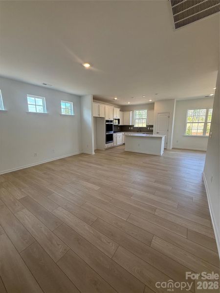 Spacious, unfurnished interior of a new home in Roselyn, Lancaster (Image 10).