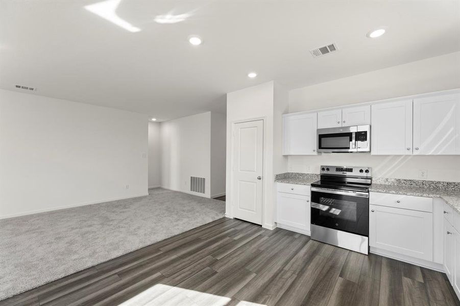 14. 807 Lexington - Kitchen (4)