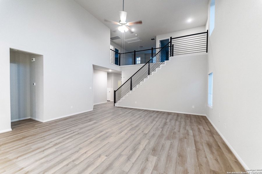 Spacious, unfurnished interior of a new home in Hennersby Hollow, San Antonio (Image 19).