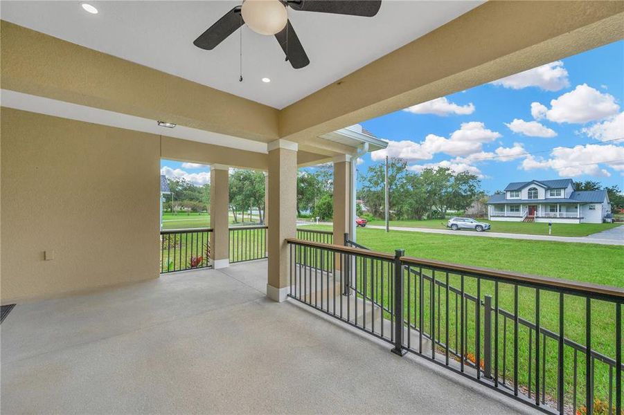 Exterior details and patio area of a home in , Dade City (Image 31).