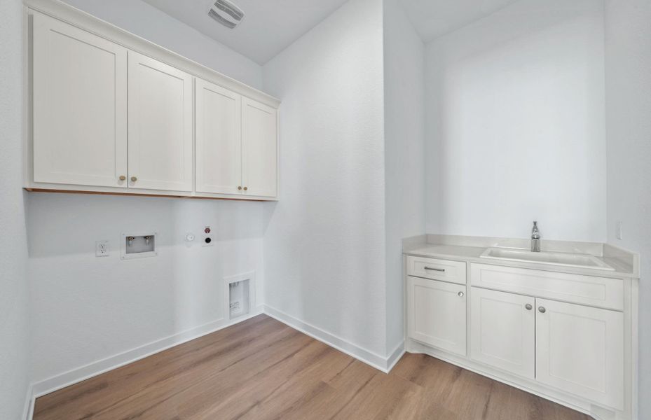 Representative unfurnished interior of a home built from the Electra by Pulte Homes in 6 Creeks, Kyle (Image 25).