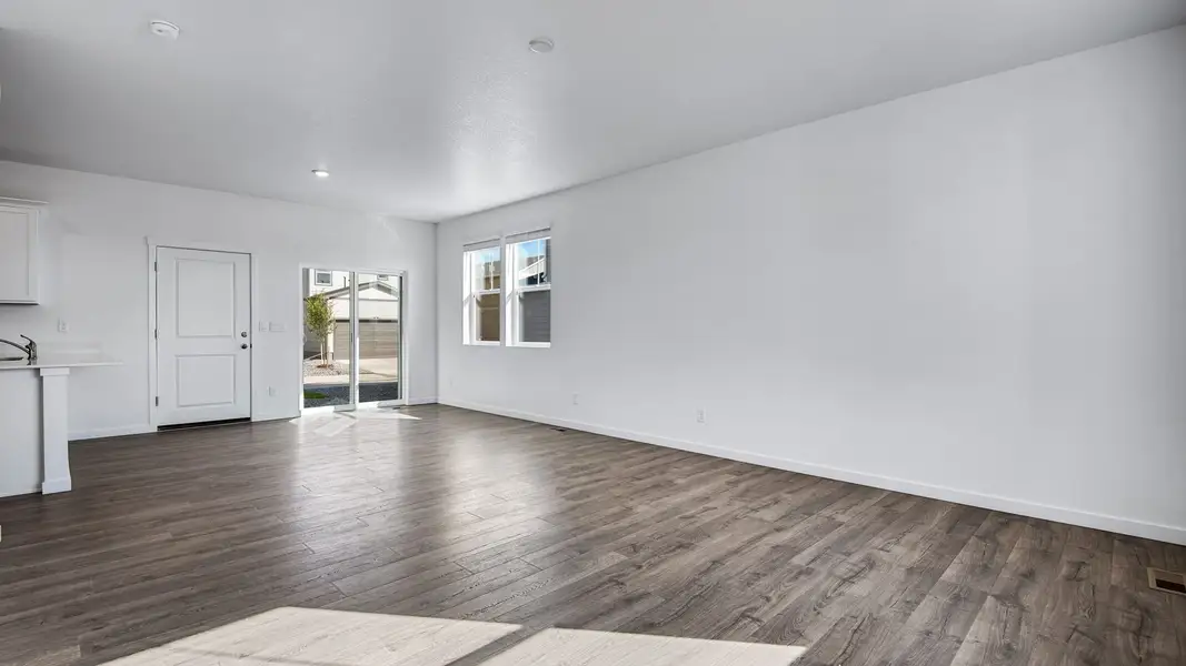 Spacious, unfurnished interior of a new home in Sky Ranch, Watkins (Image 11).