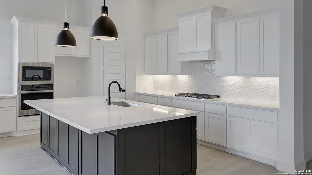 Furnished interior view inside a new home in Haby Hill 60', San Antonio (Image 8). Furnished interior view inside a new home in Haby Hill 60', San Antonio (Image 8).