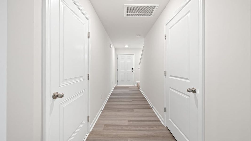 Spacious, unfurnished interior of a new home in Seneca Falls, Seneca (Image 15).