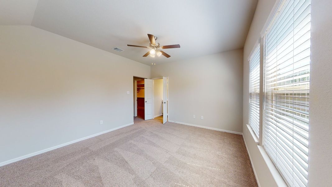 Representative unfurnished interior of a home built from the Floor Plan 1605 by Colina Homes in River Ranch, Dayton (Image 32).