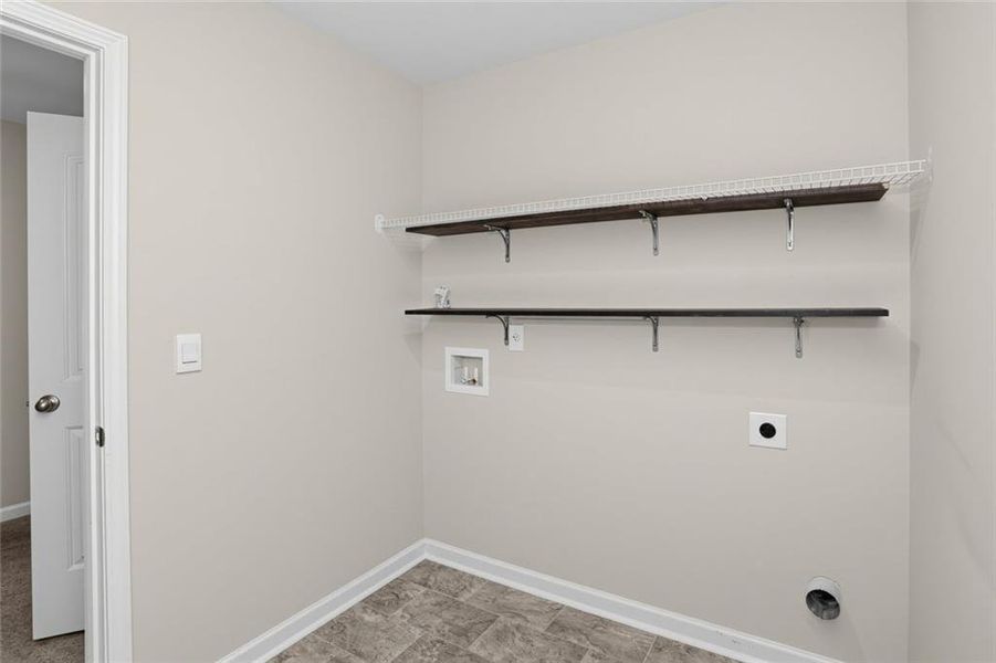 Spacious, unfurnished interior of a new home in Etowah Preserve, Dawsonville (Image 25).