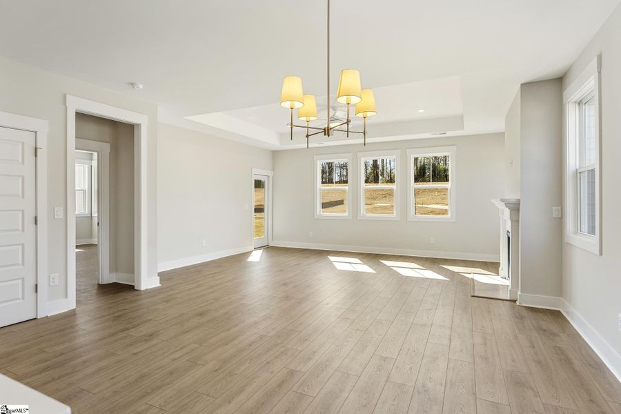 Spacious, unfurnished interior of a new home in Saratoga Oaks, Williamston (Image 15).