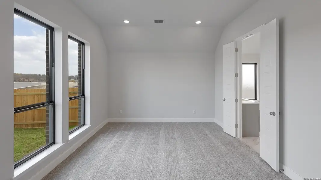 Spacious, unfurnished interior of a new home in Alsatian Oaks, Castroville (Image 20).