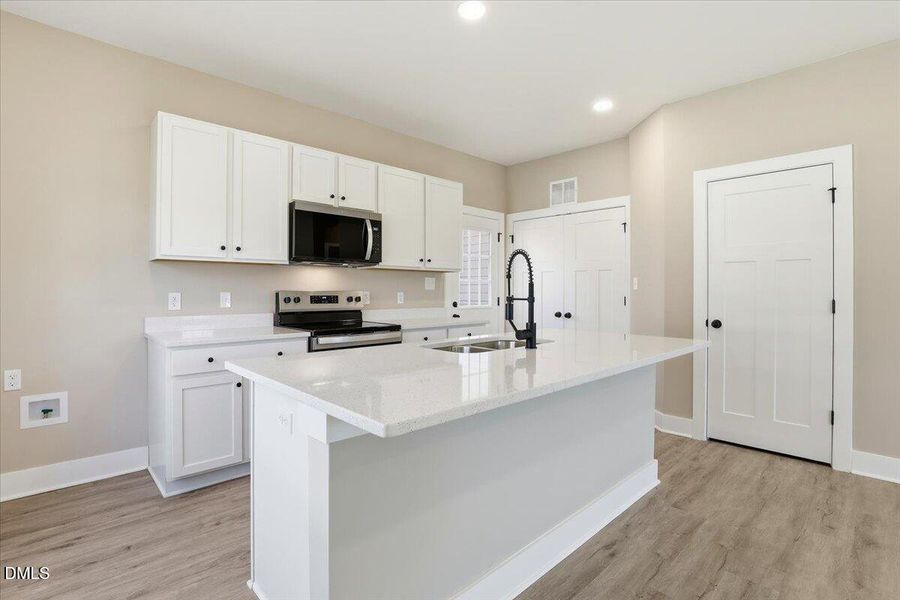 22-131 Dauphine St-22