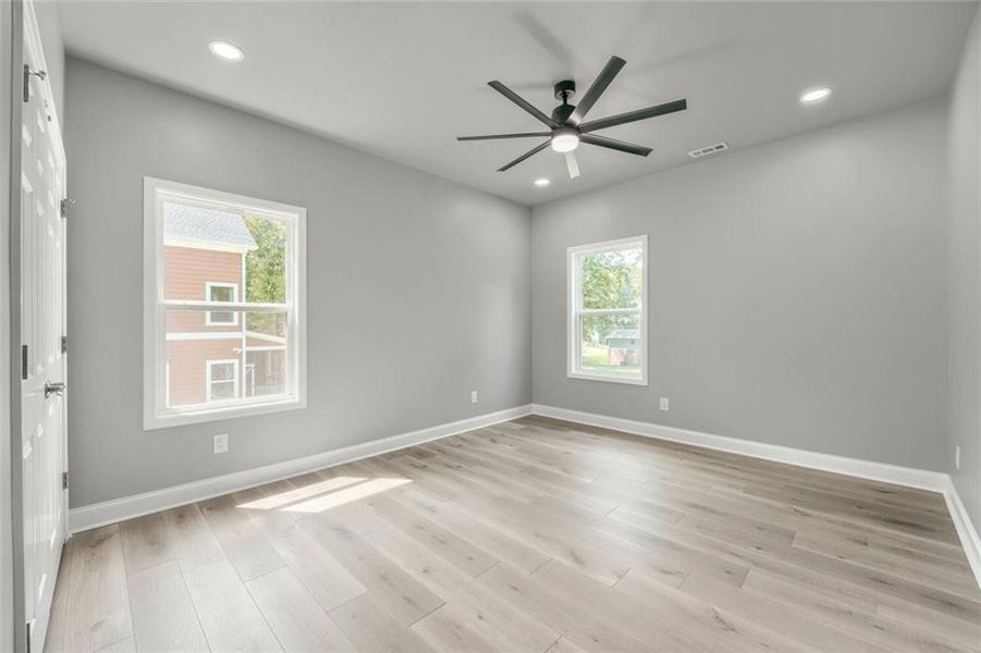 Spacious, unfurnished interior of a new home in , Atlanta (Image 14).