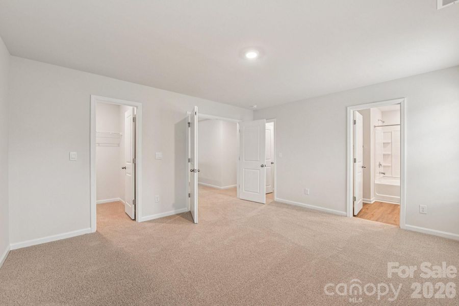 Spacious, unfurnished interior of a new home in Wallace Springs, Statesville (Image 18).