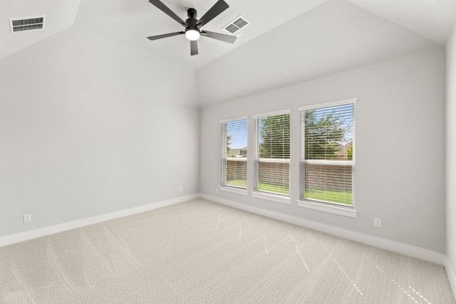 Spacious, unfurnished interior of a new home in Woodcreek, Rockwall (Image 12).