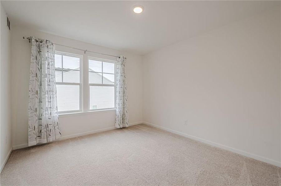 Spacious, unfurnished interior of a new home in , Atlanta (Image 34).