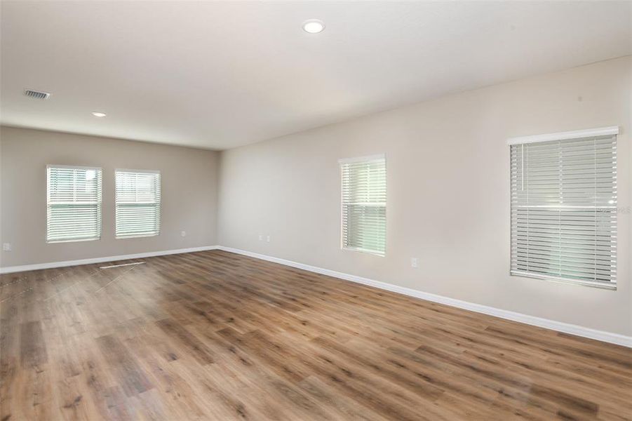 Spacious, unfurnished interior of a new home in Pasadena Ridge, Zephyrhills (Image 8). Spacious, unfurnished interior of a new home in Pasadena Ridge, Zephyrhills (Image 8).