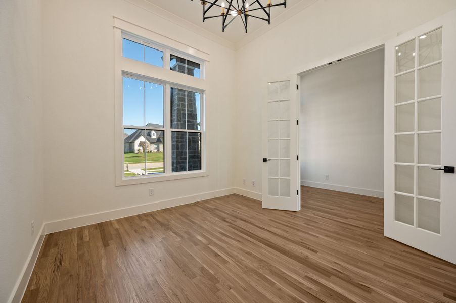 Spacious, unfurnished interior of a new home in NorthGlen, Haslet (Image 24).
