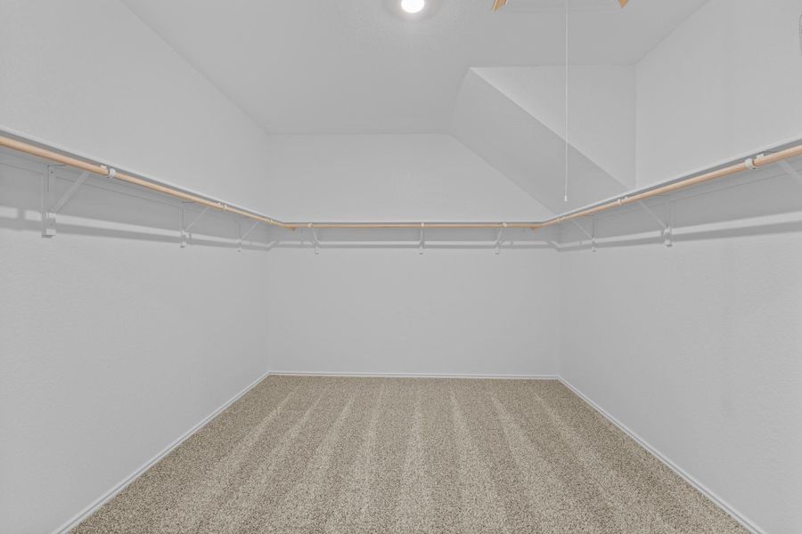 Spacious, unfurnished interior of a new home in Durango, Mustang Ridge (Image 15).