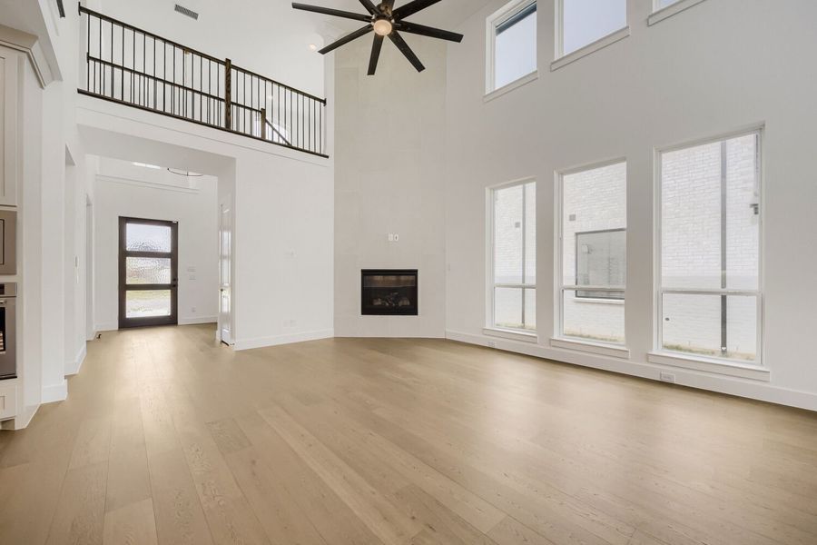 841 Bella Casa - Living Area