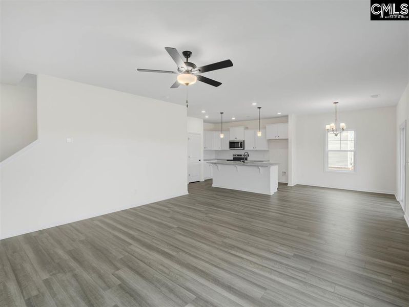 Spacious, unfurnished interior of a new home in Rolling Hills, Prosperity (Image 13).