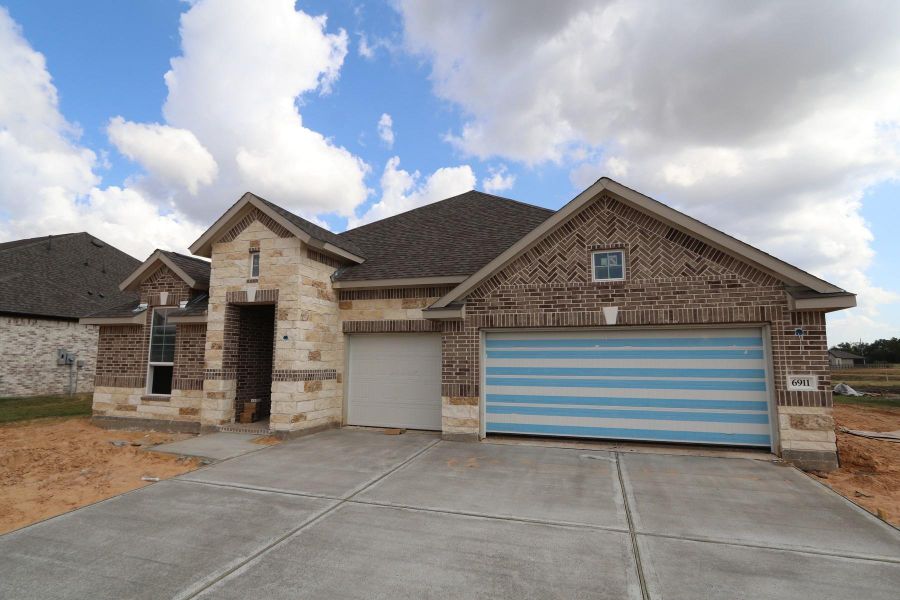 One story home with 4 beds, 3 baths, and 3 car garage