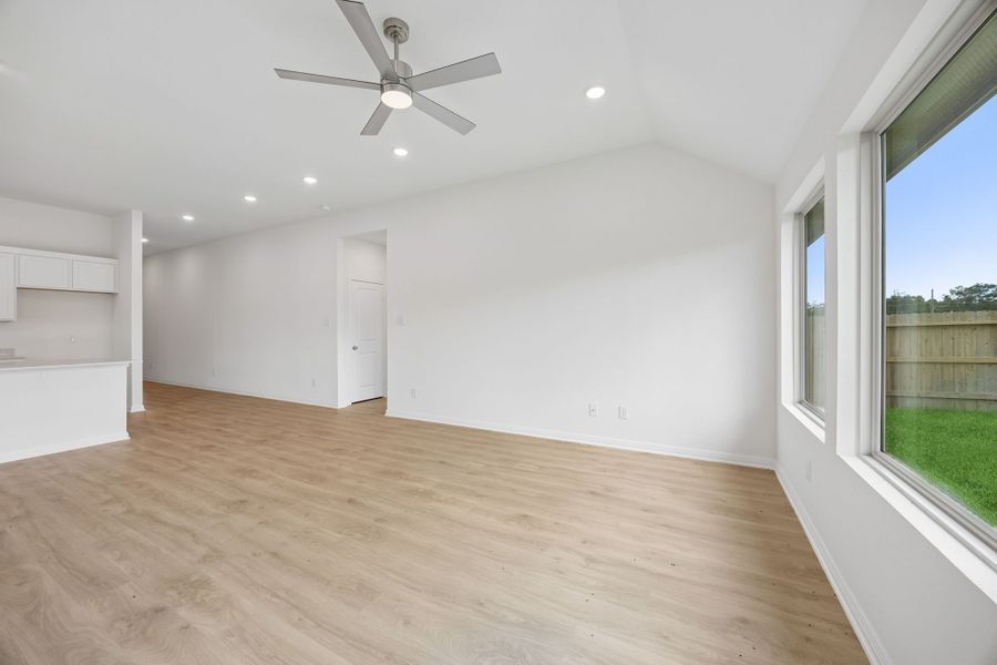 Spacious, unfurnished interior of a new home in Riviera Pines, Huffman (Image 16).