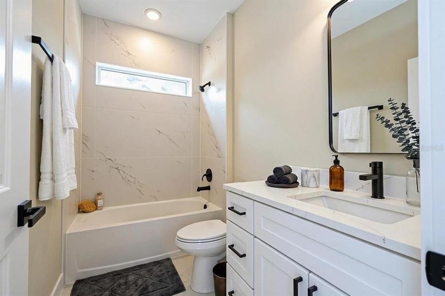 Furnished interior view inside a new home in , Orlando (Image 10).