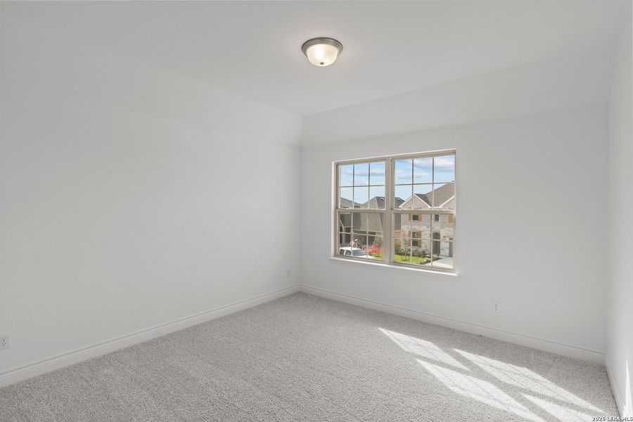 Spacious, unfurnished interior of a new home in Bison Ridge, San Antonio (Image 22).