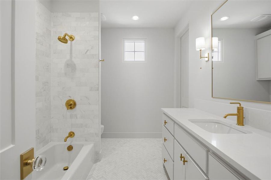 Furnished interior view inside a new home in , Dallas (Image 13).