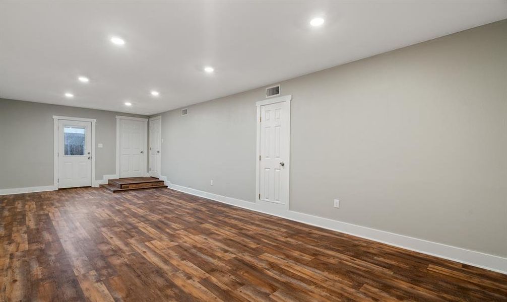 Spacious, unfurnished interior of a new home in , Brownwood (Image 19).