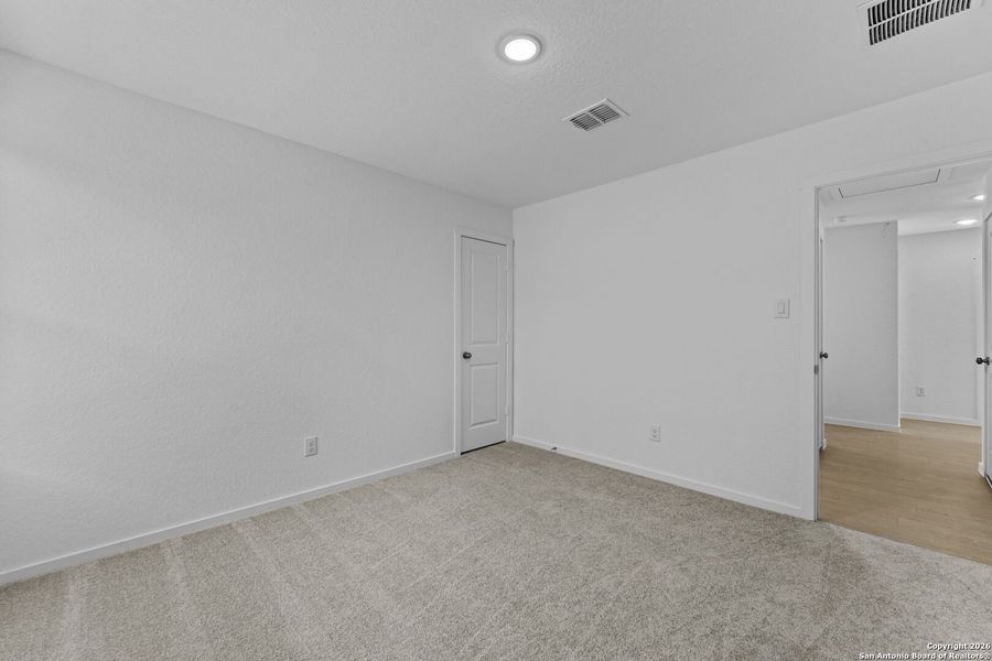 Spacious, unfurnished interior of a new home in Friendship Oaks: Watermill Collection, Fredericksburg (Image 18).