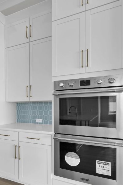 Representative interior finishes for a home built from the Tomoka by Riverside Homes in Hidden Creek at SilverLeaf Phase 1, St. Augustine (Image 23).